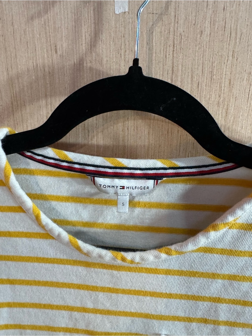 Tommy Hilfiger White & Yellow Striped Long-Sleeve Tee Size Small - Picture 4 of 5